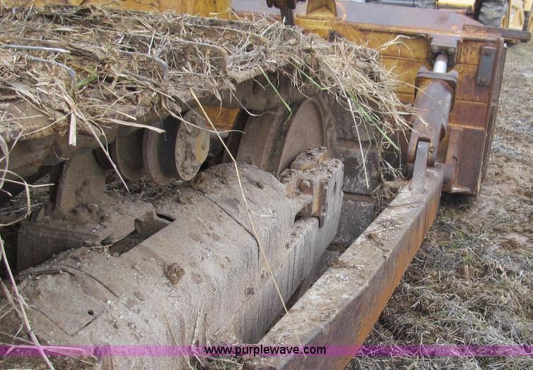 image for item E3813 1988 John Deere 850B dozer
