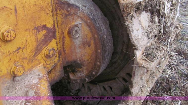 image for item E3813 1988 John Deere 850B dozer