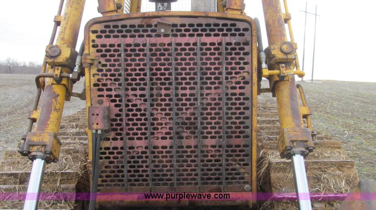 image for item E3813 1988 John Deere 850B dozer