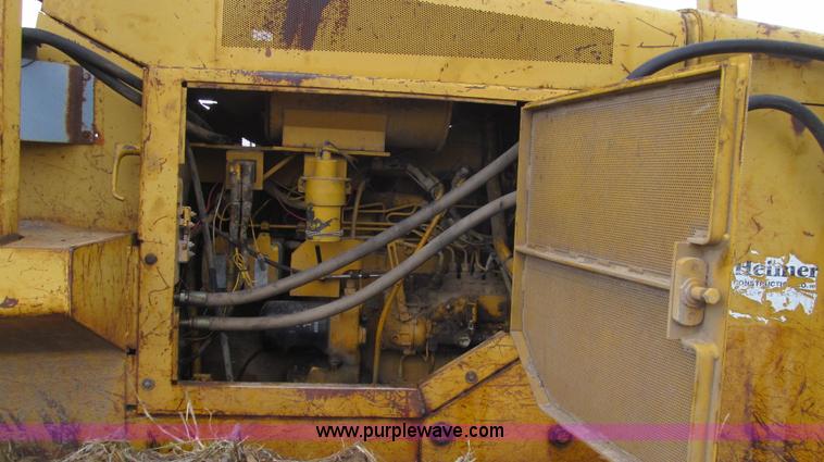 image for item E3813 1988 John Deere 850B dozer