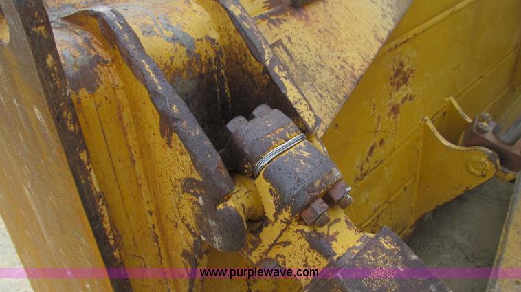 image for item E3815 2003 Caterpillar D6R XL Series II dozer