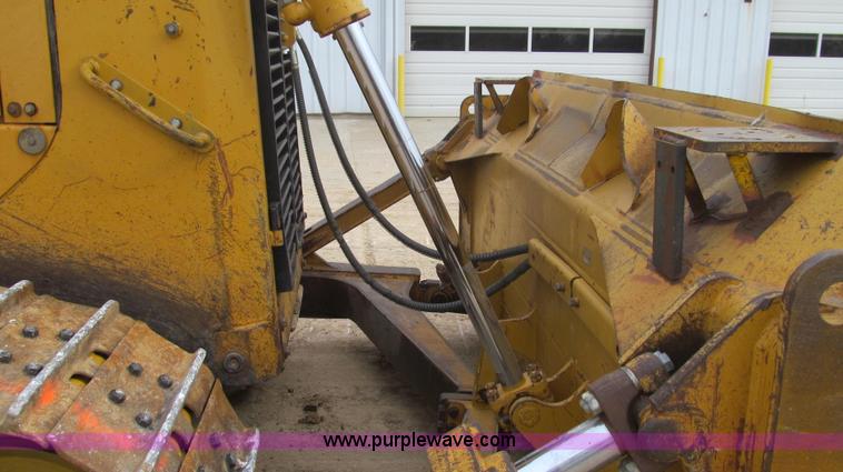 image for item E3815 2003 Caterpillar D6R XL Series II dozer