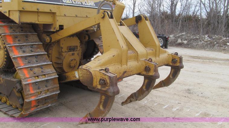 image for item E3815 2003 Caterpillar D6R XL Series II dozer