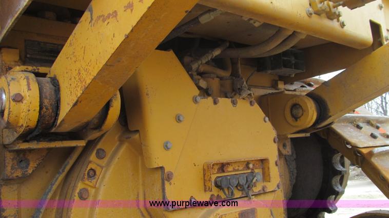 image for item E3815 2003 Caterpillar D6R XL Series II dozer