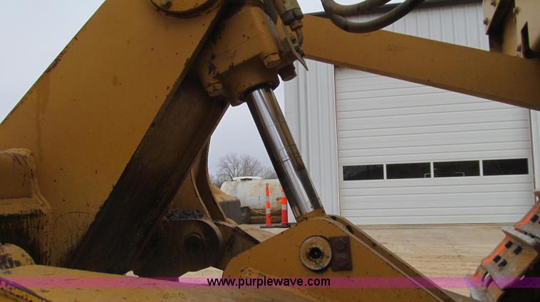 image for item E3815 2003 Caterpillar D6R XL Series II dozer