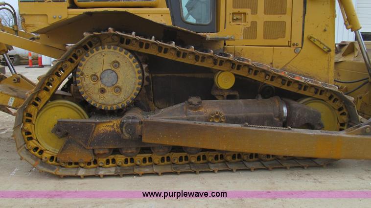 image for item E3815 2003 Caterpillar D6R XL Series II dozer