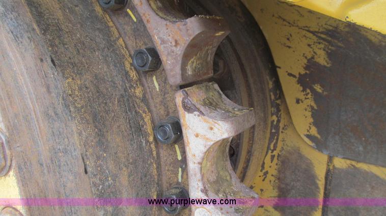 image for item E3815 2003 Caterpillar D6R XL Series II dozer