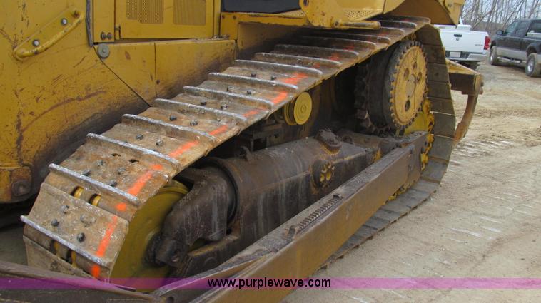 image for item E3815 2003 Caterpillar D6R XL Series II dozer
