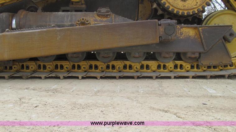 image for item E3815 2003 Caterpillar D6R XL Series II dozer