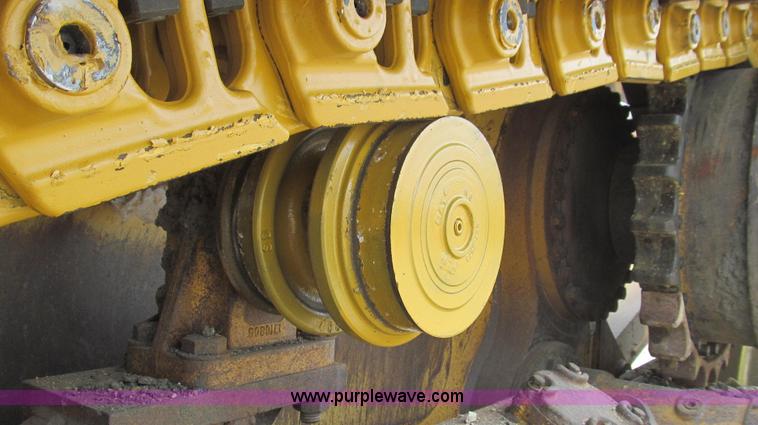 image for item E3815 2003 Caterpillar D6R XL Series II dozer