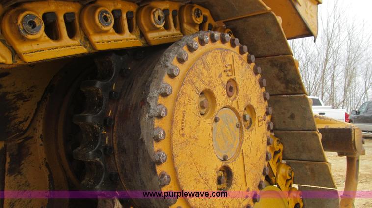 image for item E3815 2003 Caterpillar D6R XL Series II dozer