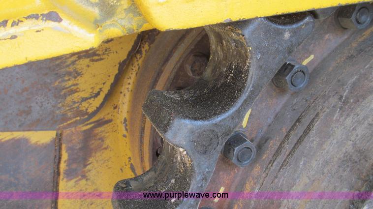 image for item E3815 2003 Caterpillar D6R XL Series II dozer