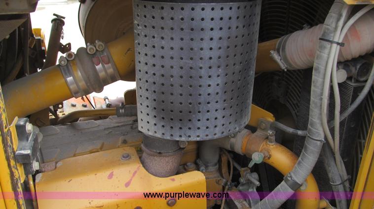 image for item E3815 2003 Caterpillar D6R XL Series II dozer