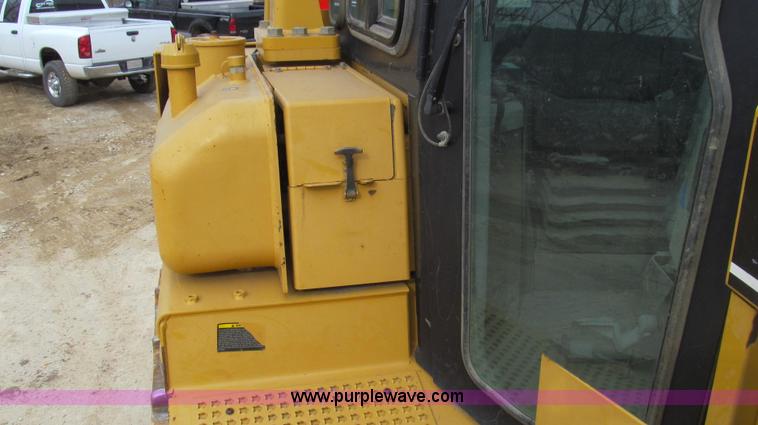 image for item E3815 2003 Caterpillar D6R XL Series II dozer
