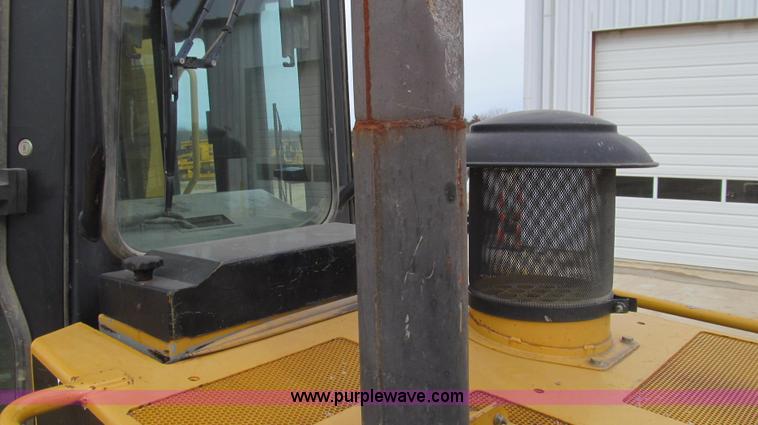 image for item E3815 2003 Caterpillar D6R XL Series II dozer