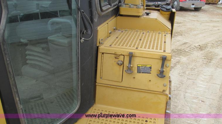image for item E3815 2003 Caterpillar D6R XL Series II dozer