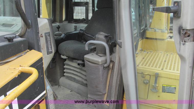 image for item E3815 2003 Caterpillar D6R XL Series II dozer
