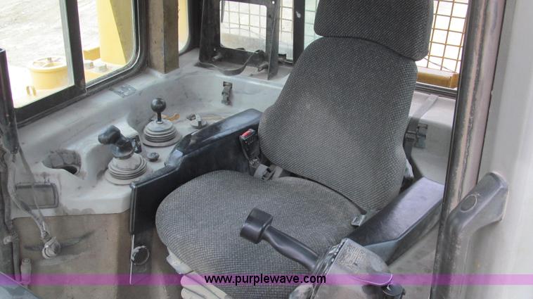 image for item E3815 2003 Caterpillar D6R XL Series II dozer