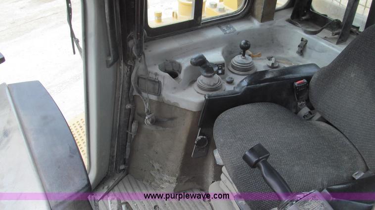 image for item E3815 2003 Caterpillar D6R XL Series II dozer