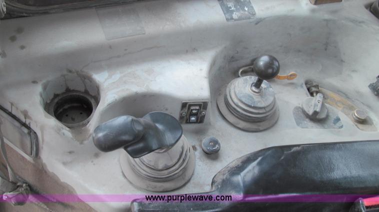 image for item E3815 2003 Caterpillar D6R XL Series II dozer