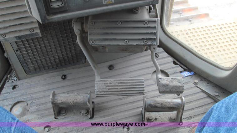 image for item E3815 2003 Caterpillar D6R XL Series II dozer