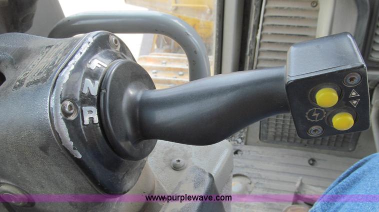 image for item E3815 2003 Caterpillar D6R XL Series II dozer