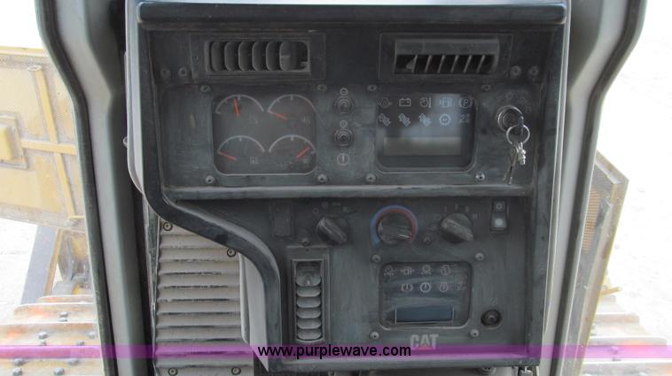 image for item E3815 2003 Caterpillar D6R XL Series II dozer