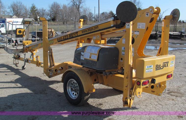 image for item E5899 2006 Biljax 3632T towable boom