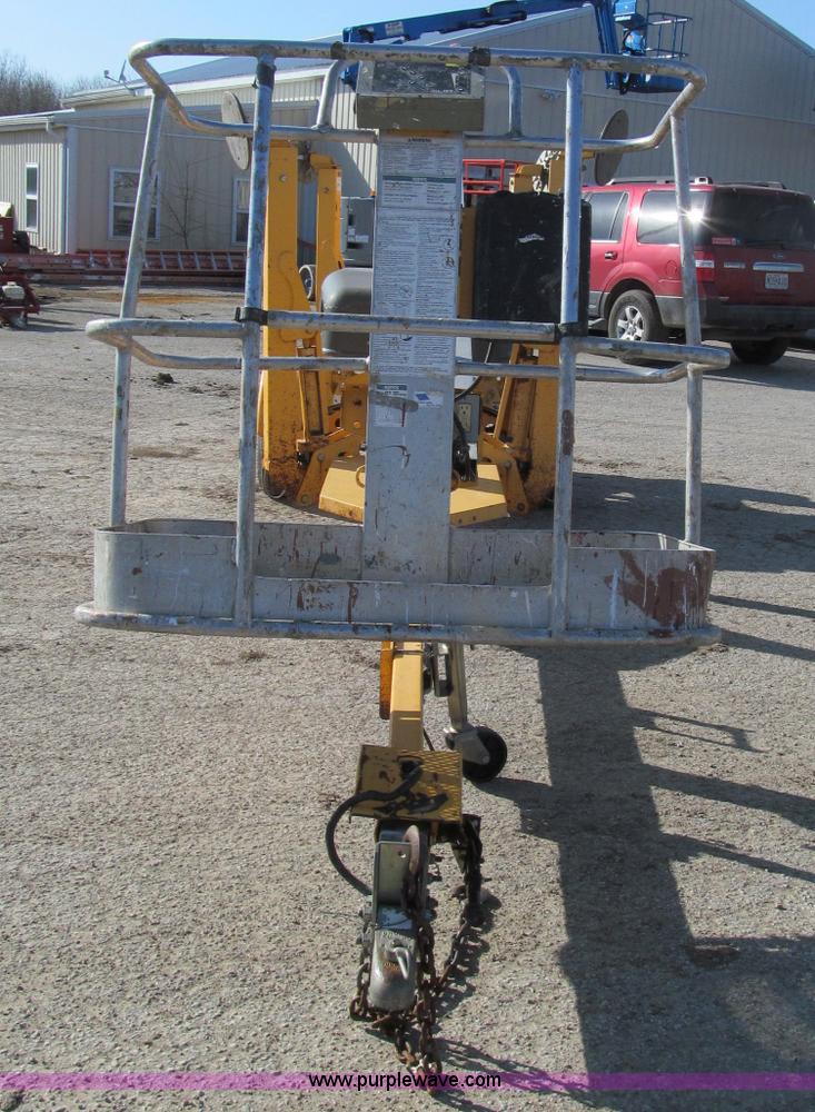 image for item E5899 2006 Biljax 3632T towable boom