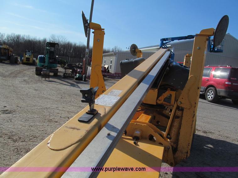 image for item E5899 2006 Biljax 3632T towable boom