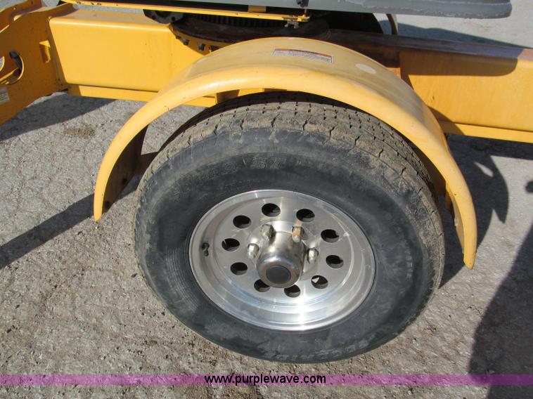 image for item E5899 2006 Biljax 3632T towable boom