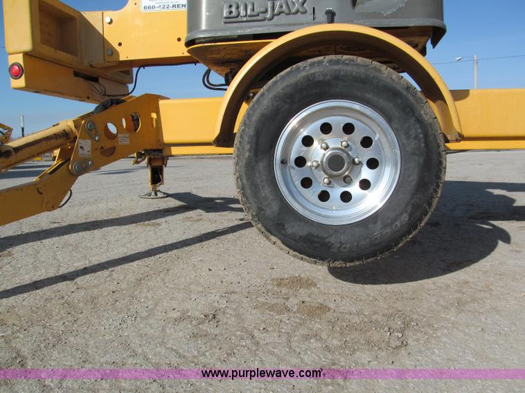 image for item E5899 2006 Biljax 3632T towable boom