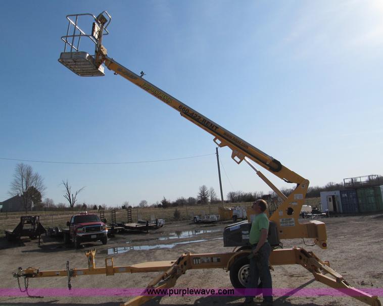 image for item E5899 2006 Biljax 3632T towable boom