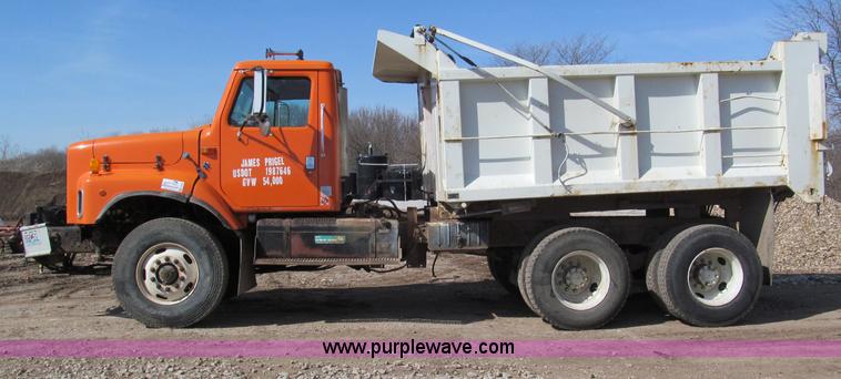 image for item E5903 1998 International 2654 dump truck