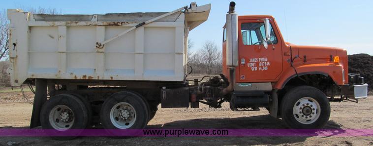 image for item E5903 1998 International 2654 dump truck