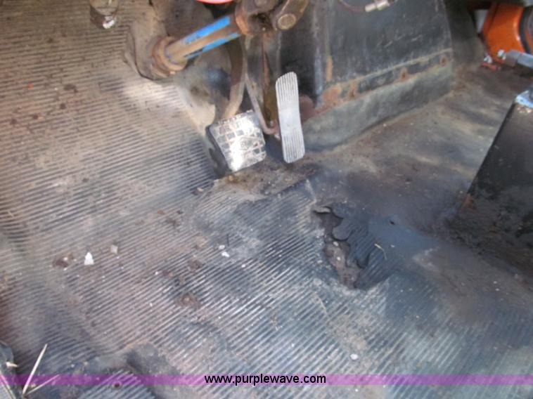 image for item E5903 1998 International 2654 dump truck