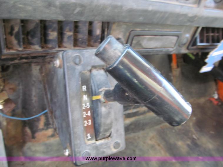 image for item E5903 1998 International 2654 dump truck