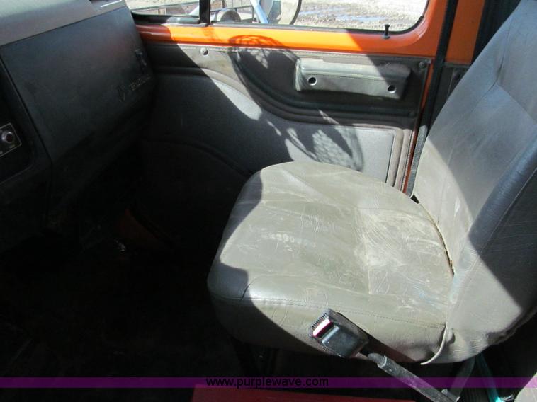 image for item E5903 1998 International 2654 dump truck