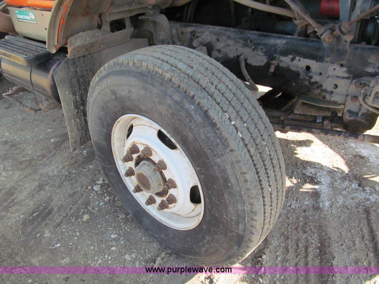 image for item E5903 1998 International 2654 dump truck