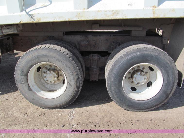 image for item E5903 1998 International 2654 dump truck
