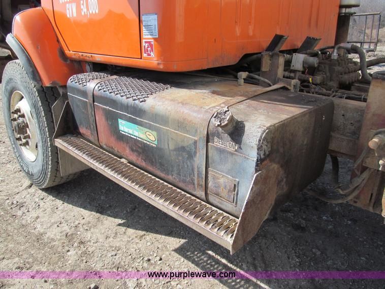 image for item E5903 1998 International 2654 dump truck