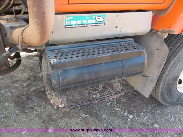 image for item E5903 1998 International 2654 dump truck