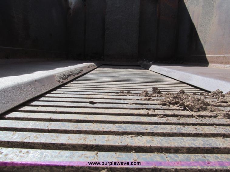 image for item E5903 1998 International 2654 dump truck