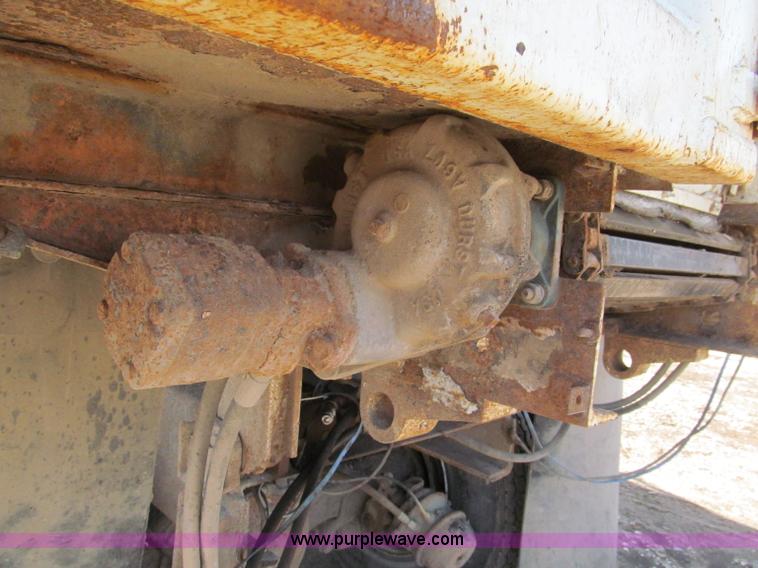 image for item E5903 1998 International 2654 dump truck