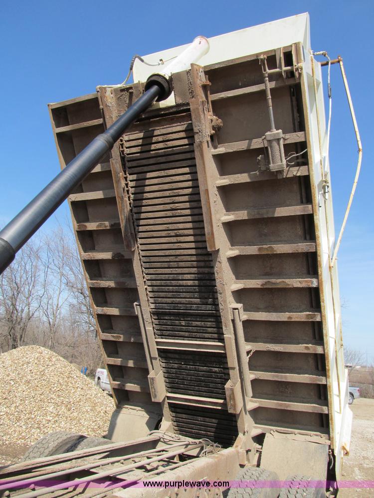 image for item E5903 1998 International 2654 dump truck