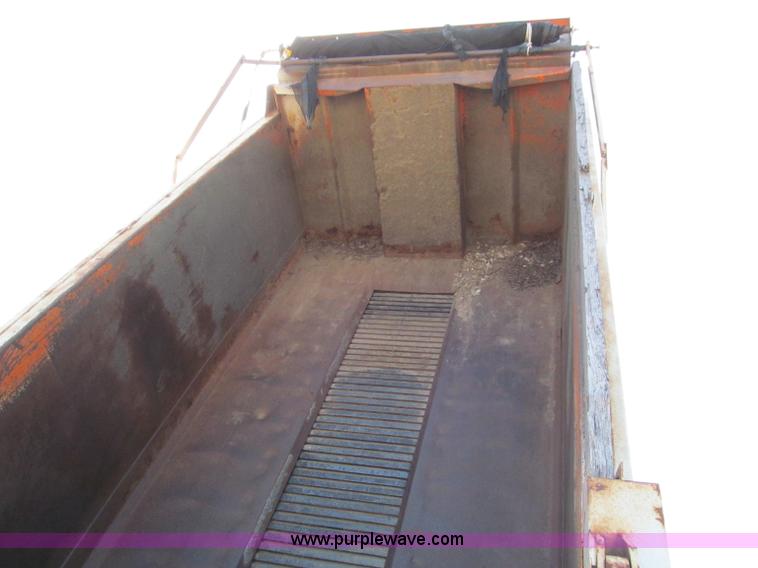 image for item E5903 1998 International 2654 dump truck