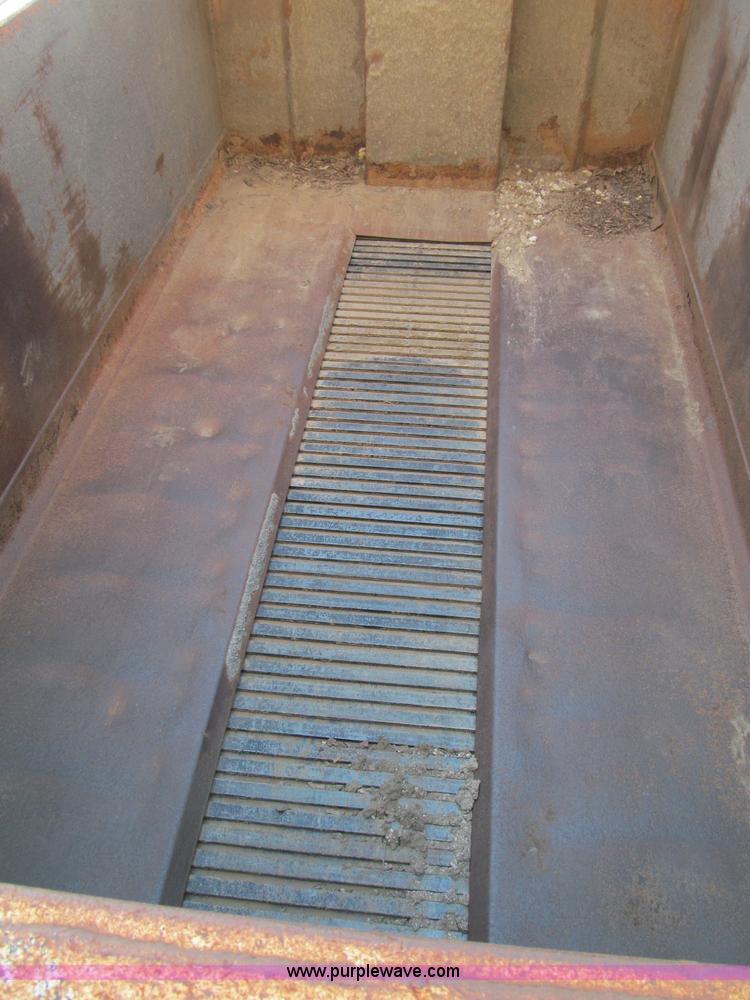 image for item E5903 1998 International 2654 dump truck