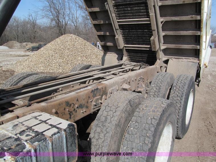 image for item E5903 1998 International 2654 dump truck