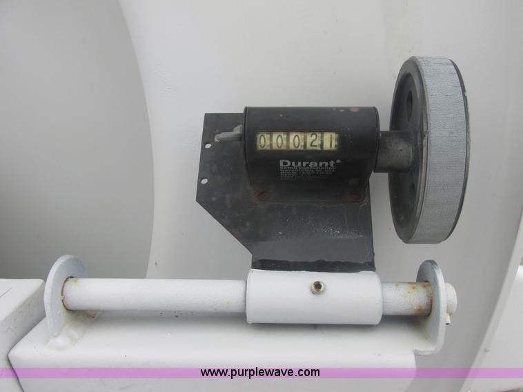 image for item E7118 1999 International 2554 vacuum truck