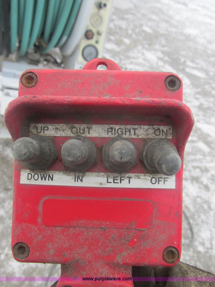 image for item E7118 1999 International 2554 vacuum truck